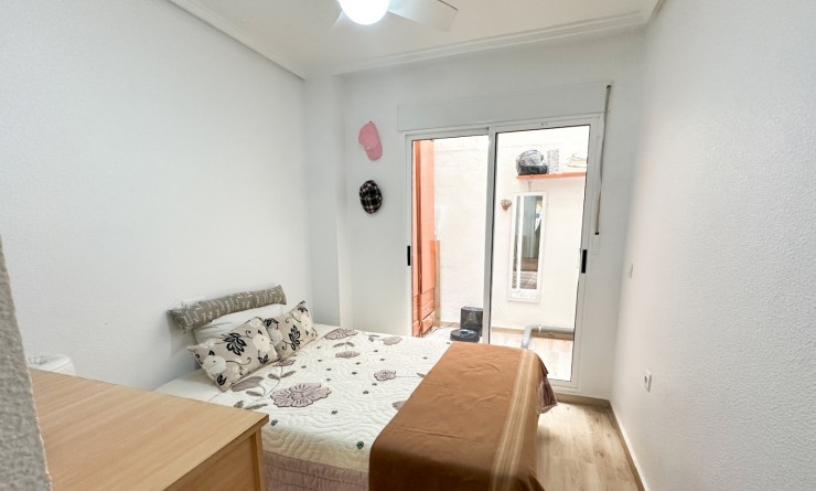 Wederverkoop - Apartment / flat - Torrevieja - Centro