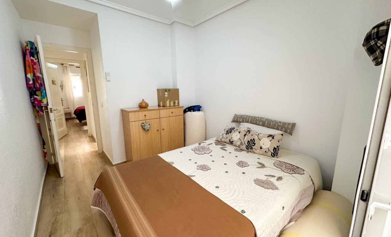 Wederverkoop - Apartment / flat - Torrevieja - Centro
