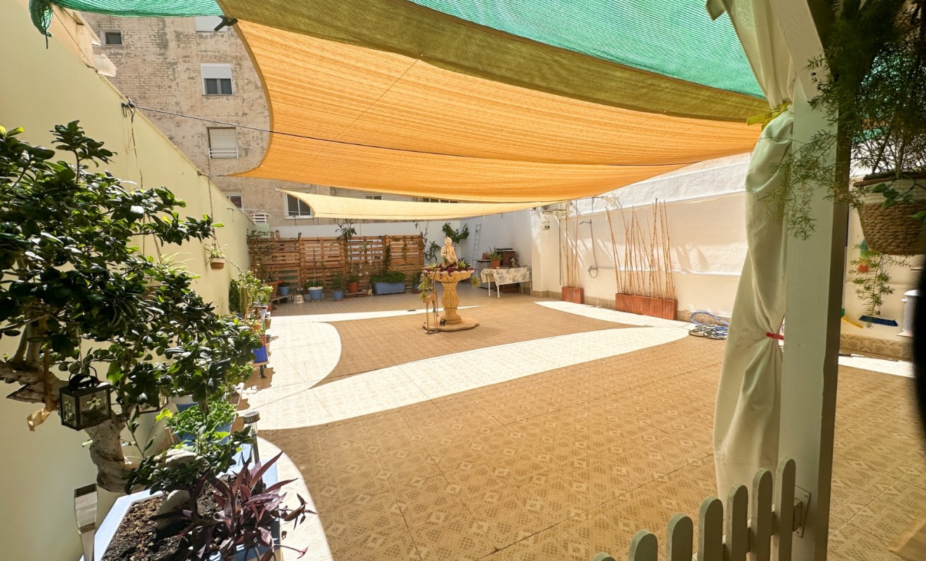 Wederverkoop - Apartment / flat - Torrevieja - Centro