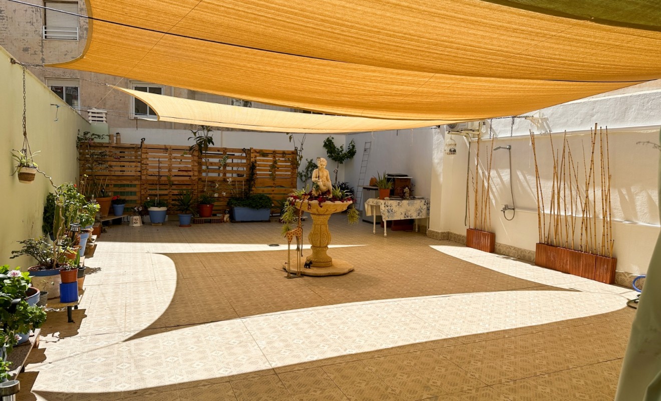 Wederverkoop - Apartment / flat - Torrevieja - Centro