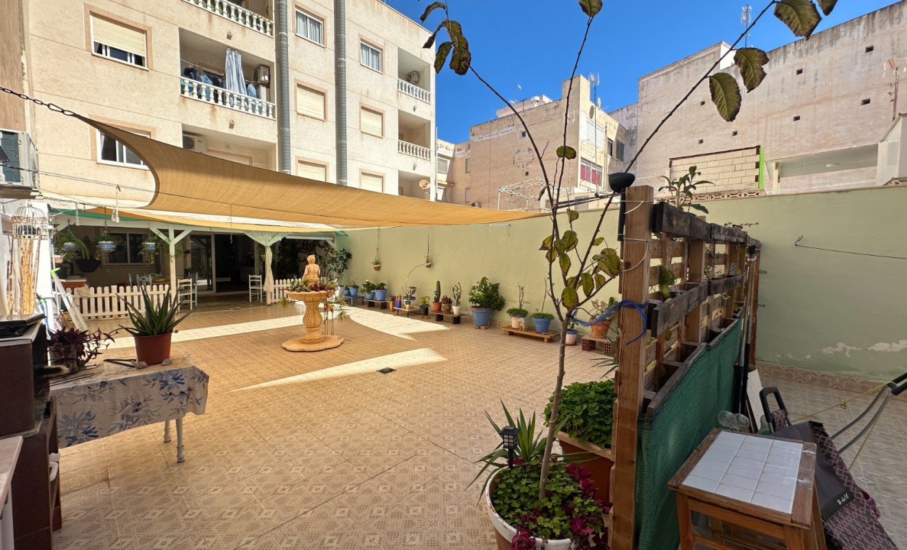 Wederverkoop - Apartment / flat - Torrevieja - Centro