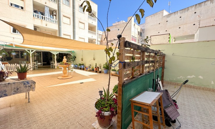 Wederverkoop - Apartment / flat - Torrevieja - Centro