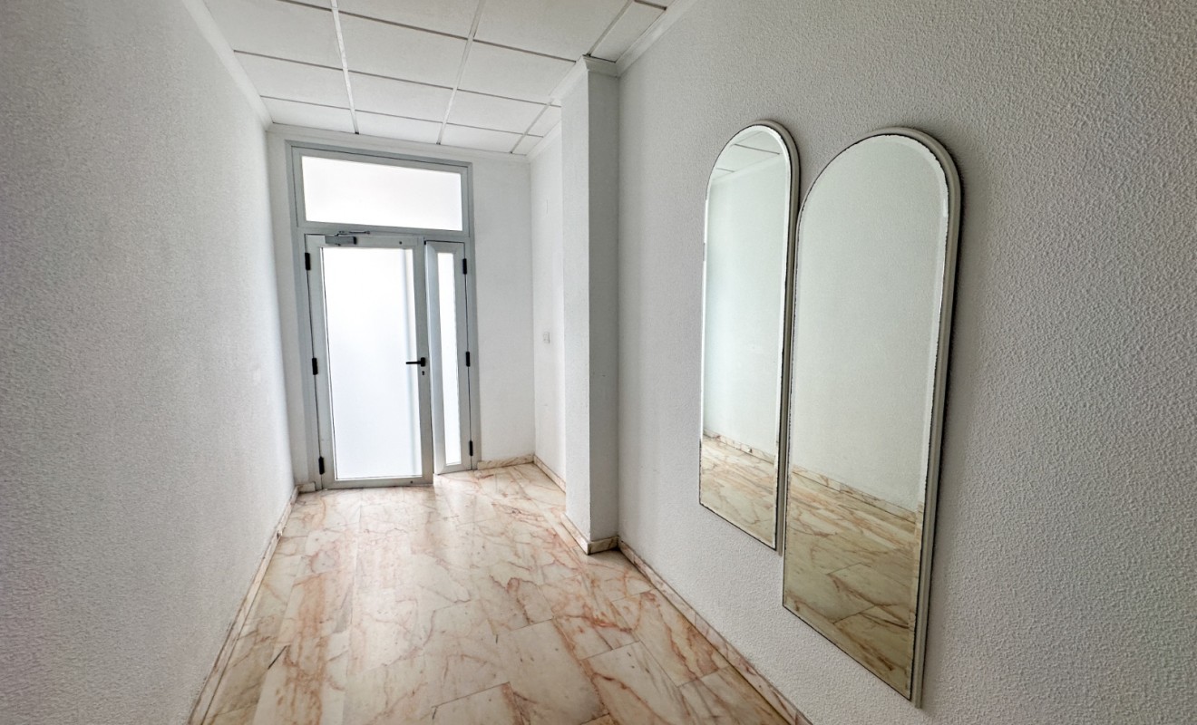 Wederverkoop - Apartment / flat - Torrevieja - Centro