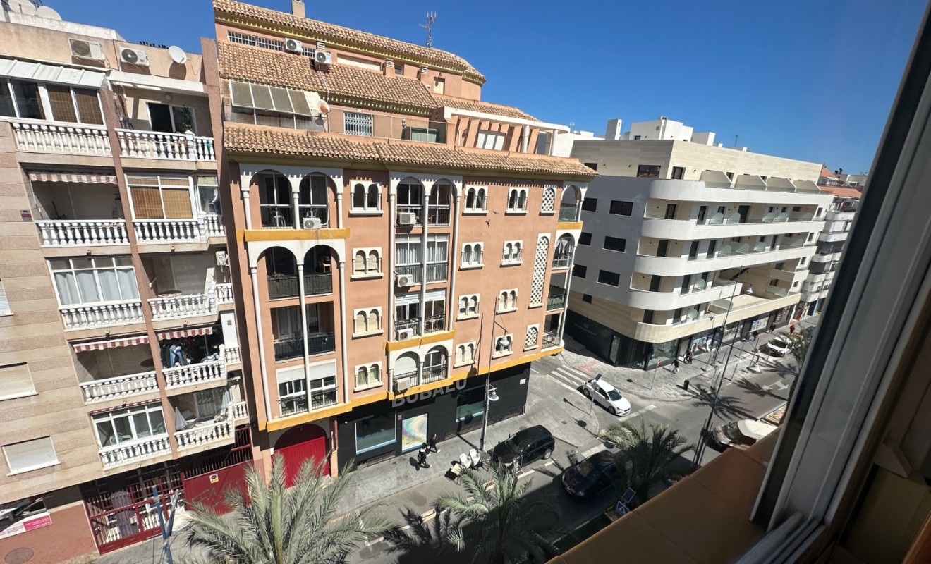 Wederverkoop - Apartment / flat - Torrevieja - Centro