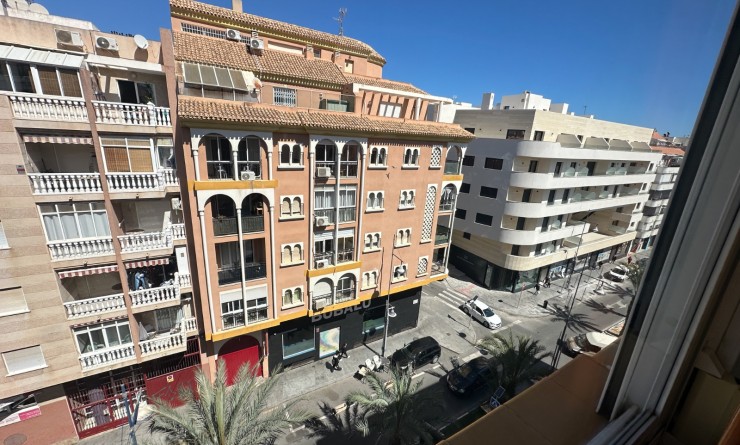 Wederverkoop - Apartment / flat - Torrevieja - Centro