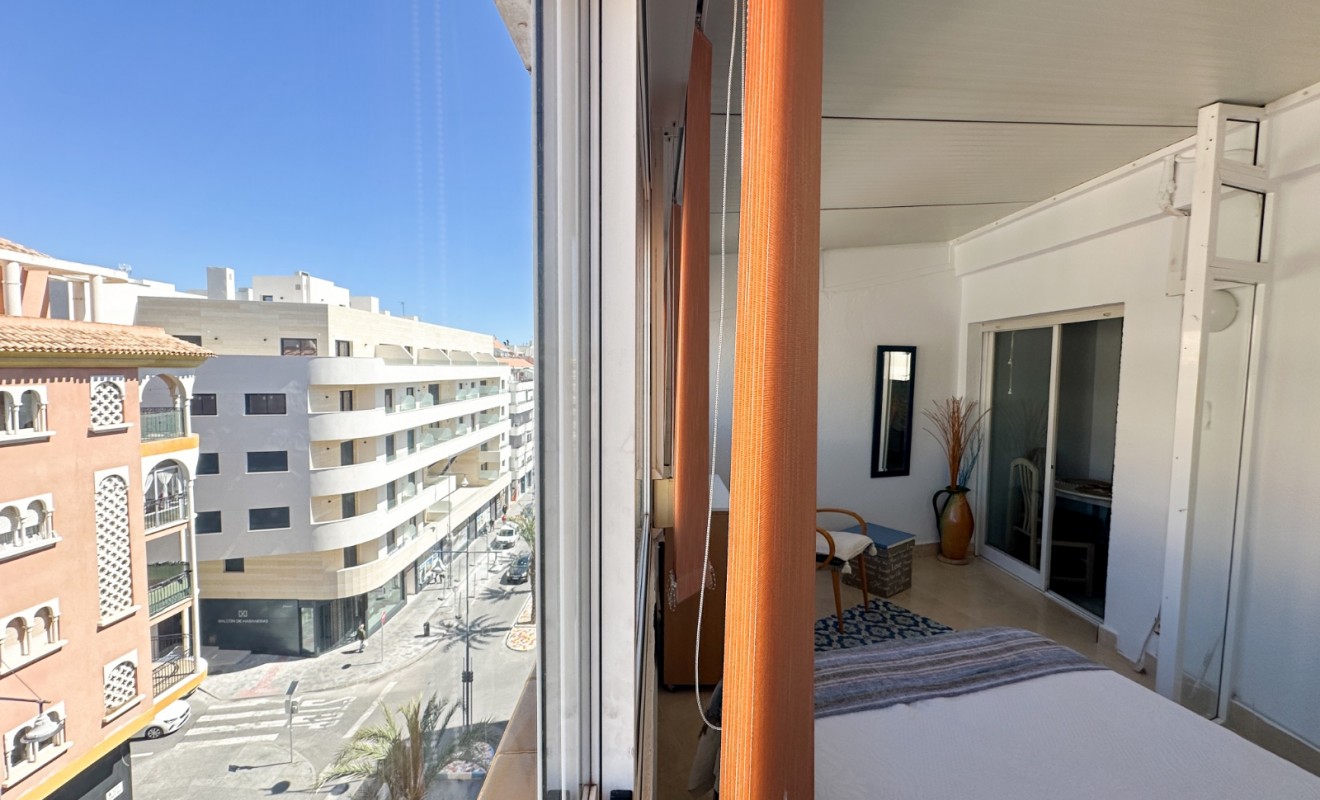 Wederverkoop - Apartment / flat - Torrevieja - Centro