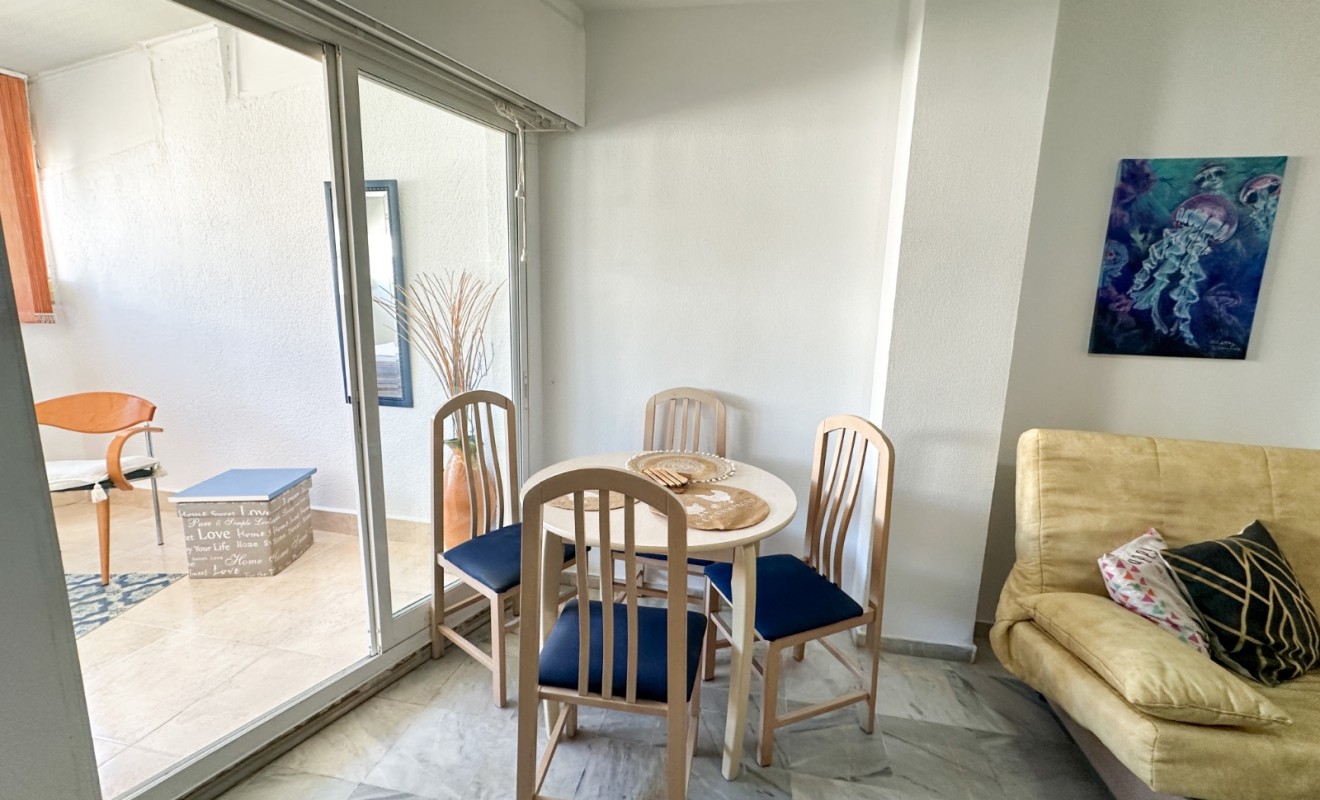 Wederverkoop - Apartment / flat - Torrevieja - Centro