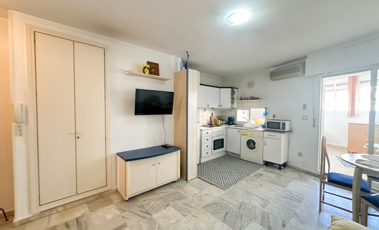 Wederverkoop - Apartment / flat - Torrevieja - Centro