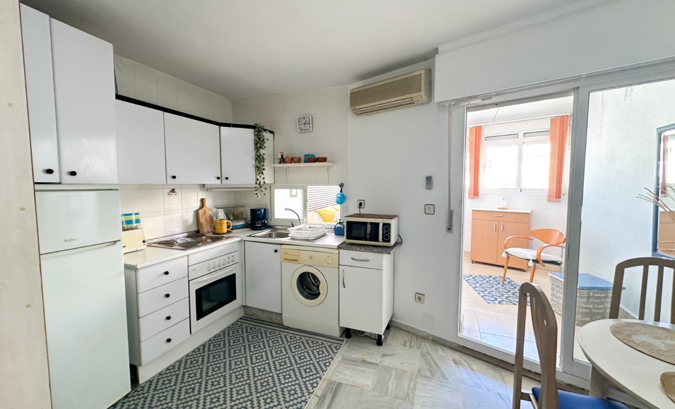 Wederverkoop - Apartment / flat - Torrevieja - Centro