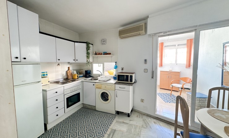 Wederverkoop - Apartment / flat - Torrevieja - Centro