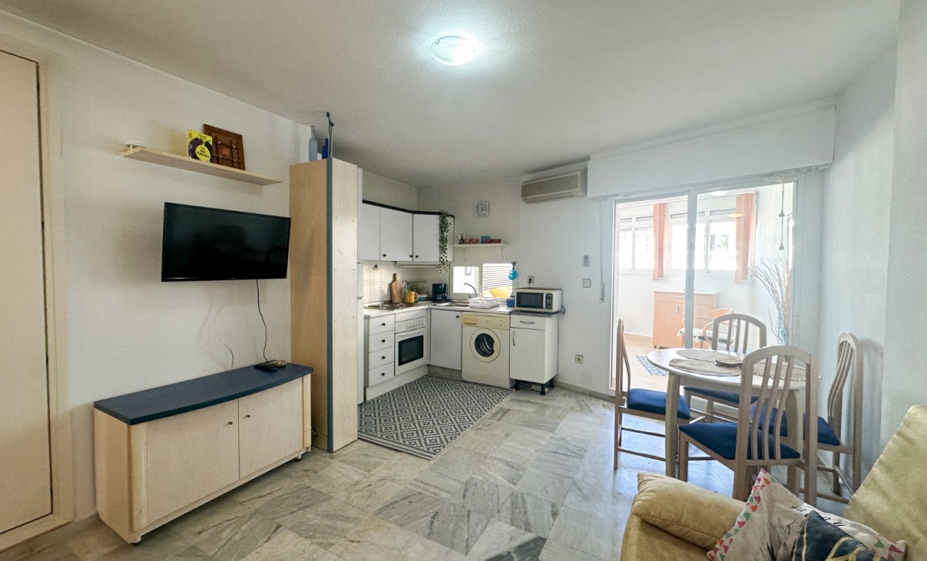 Wederverkoop - Apartment / flat - Torrevieja - Centro