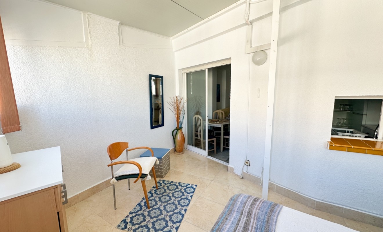 Wederverkoop - Apartment / flat - Torrevieja - Centro