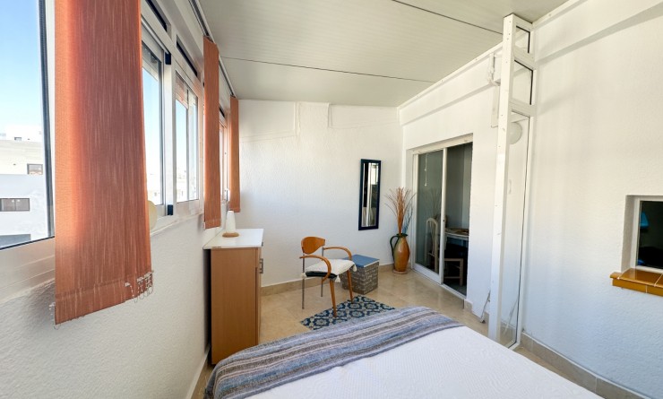 Wederverkoop - Apartment / flat - Torrevieja - Centro