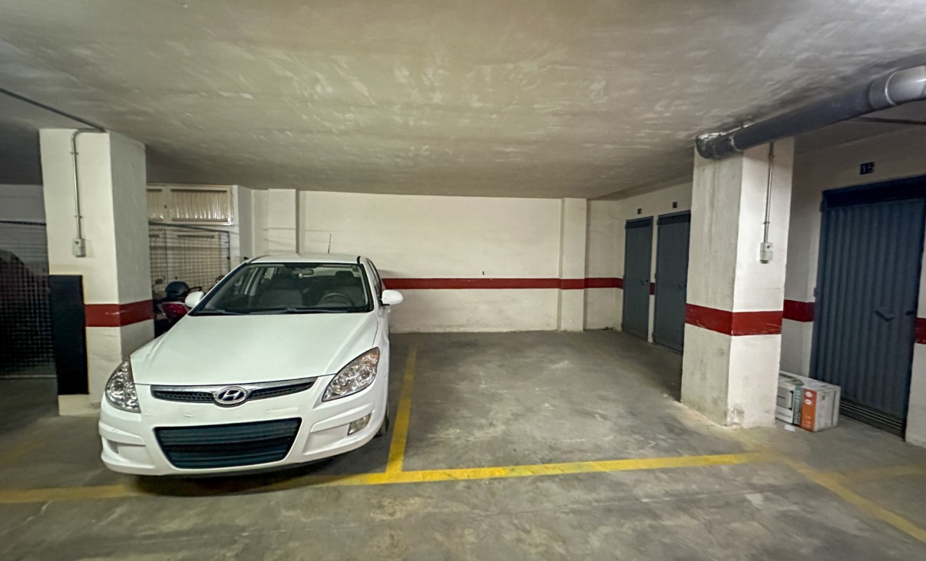 Wederverkoop - Apartment / flat - Torrevieja - Centro