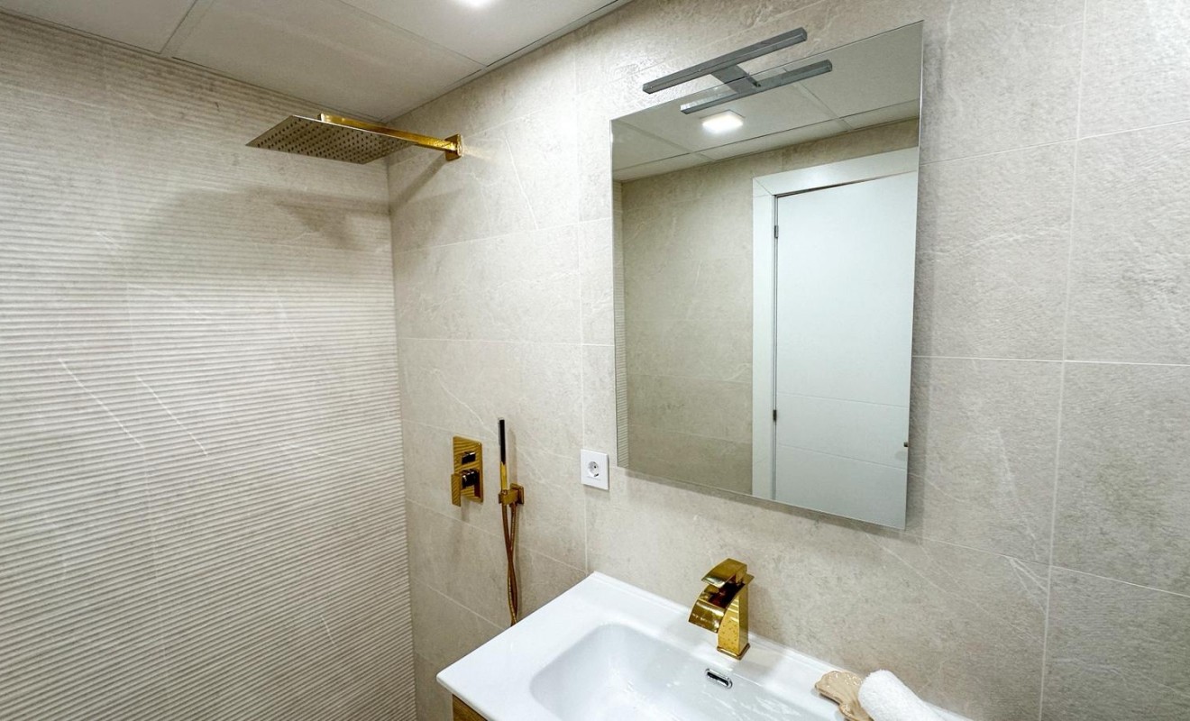 Wederverkoop - Apartment / flat - Torrevieja - El Acequión - Los Náufragos