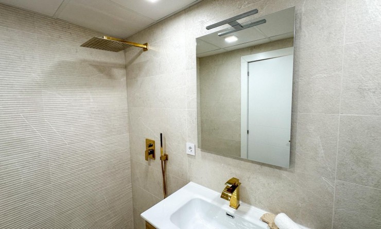 Wederverkoop - Apartment / flat - Torrevieja - El Acequión - Los Náufragos