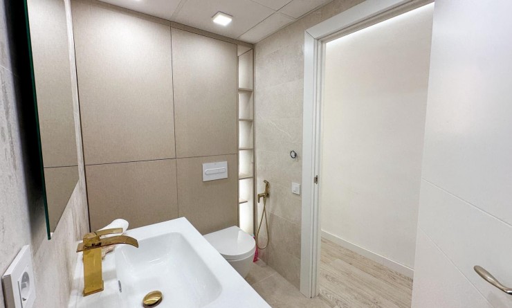 Wederverkoop - Apartment / flat - Torrevieja - El Acequión - Los Náufragos