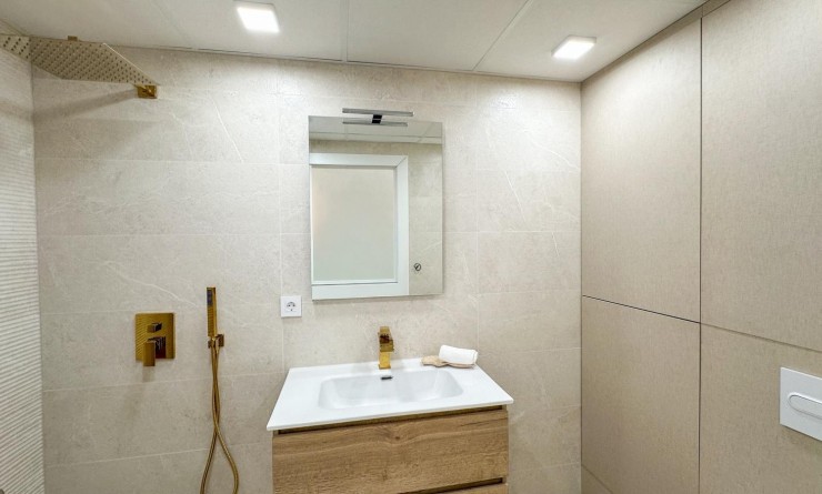 Wederverkoop - Apartment / flat - Torrevieja - El Acequión - Los Náufragos