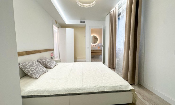 Wederverkoop - Apartment / flat - Torrevieja - El Acequión - Los Náufragos