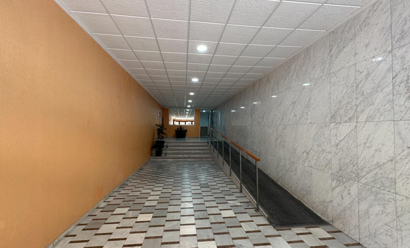 Wederverkoop - Apartment / flat - Torrevieja - El Acequión - Los Náufragos