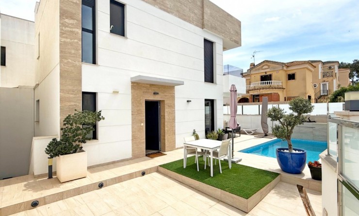 Wederverkoop - Detached villa - Orihuela Costa - Villamartín