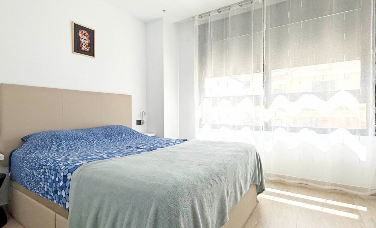 Wederverkoop - Detached villa - Orihuela Costa - Villamartín