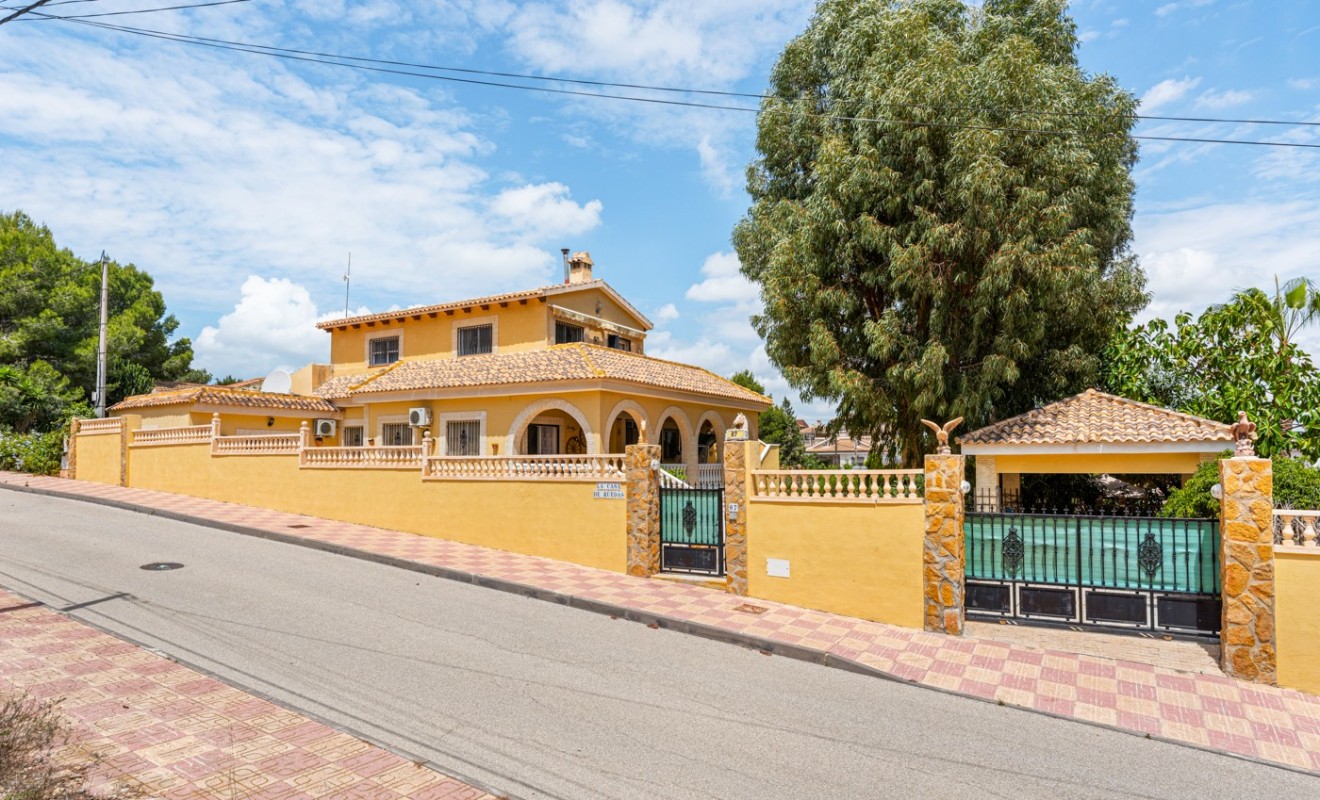 Sale - Villa - Jacarilla