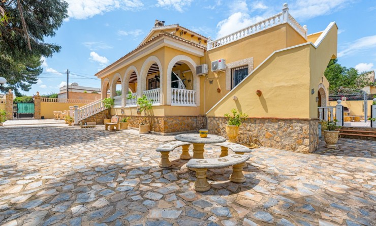 Sale - Villa - Jacarilla