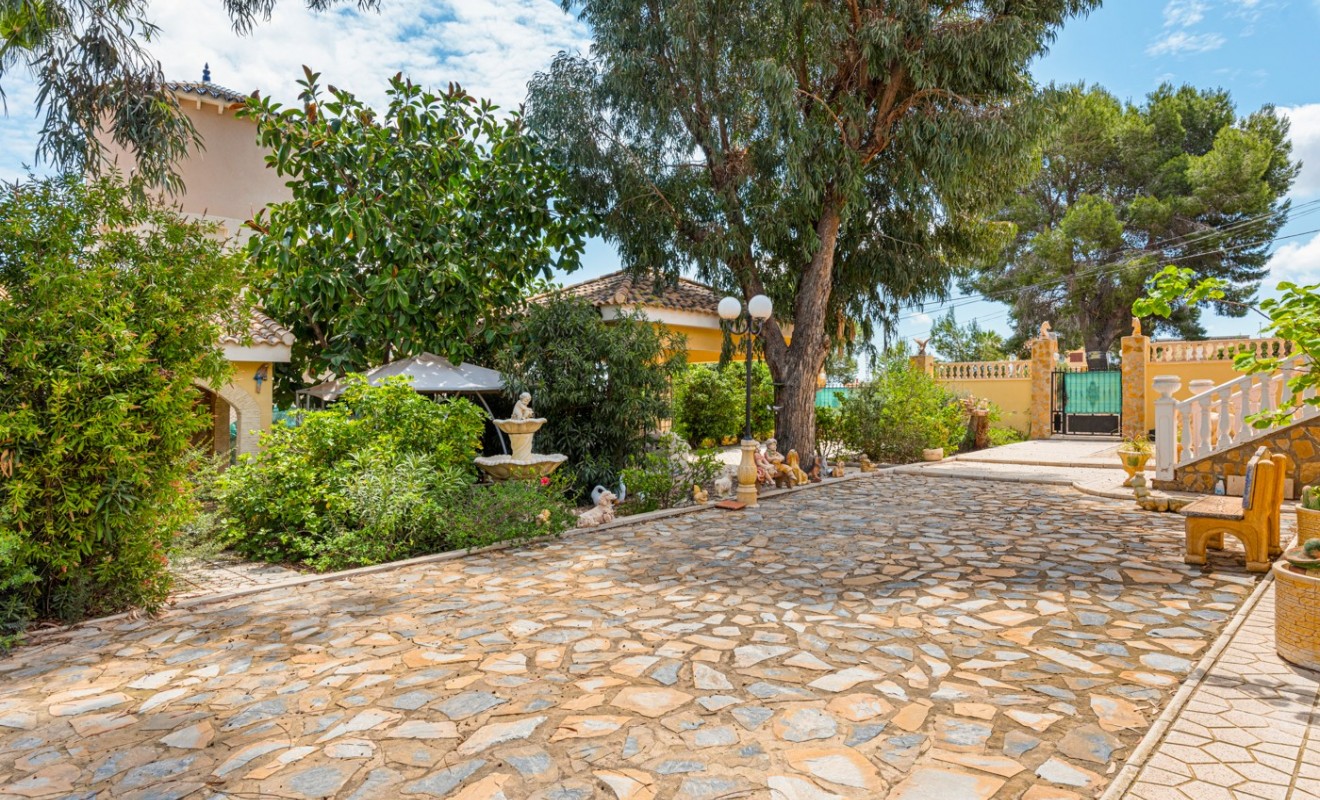 Sale - Villa - Jacarilla