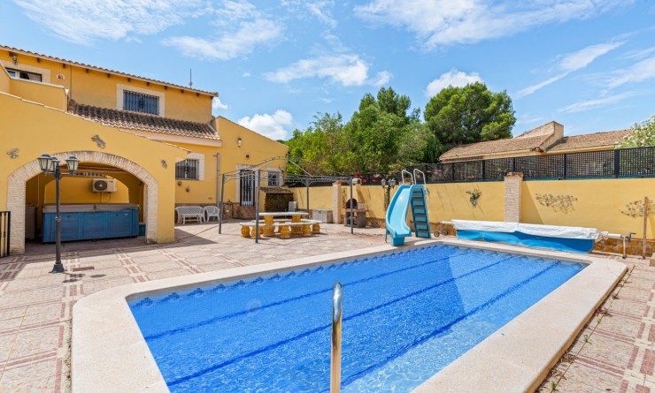 Sale - Villa - Jacarilla