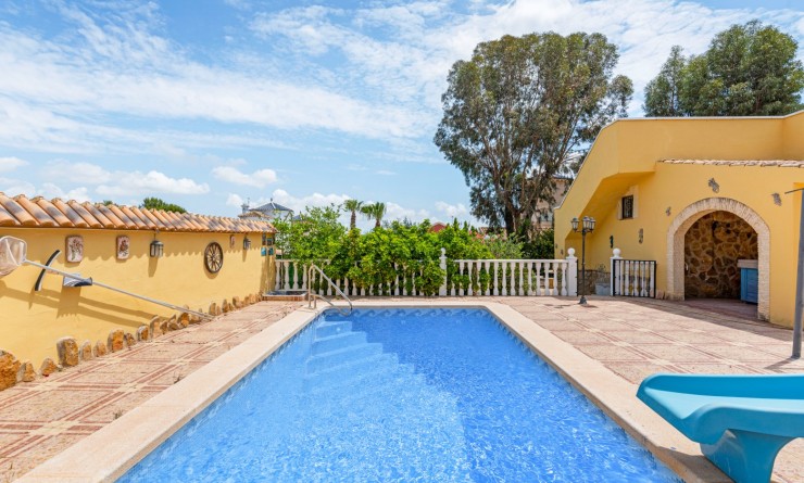 Sale - Villa - Jacarilla