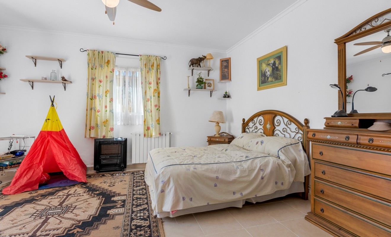 Sale - Villa - Jacarilla