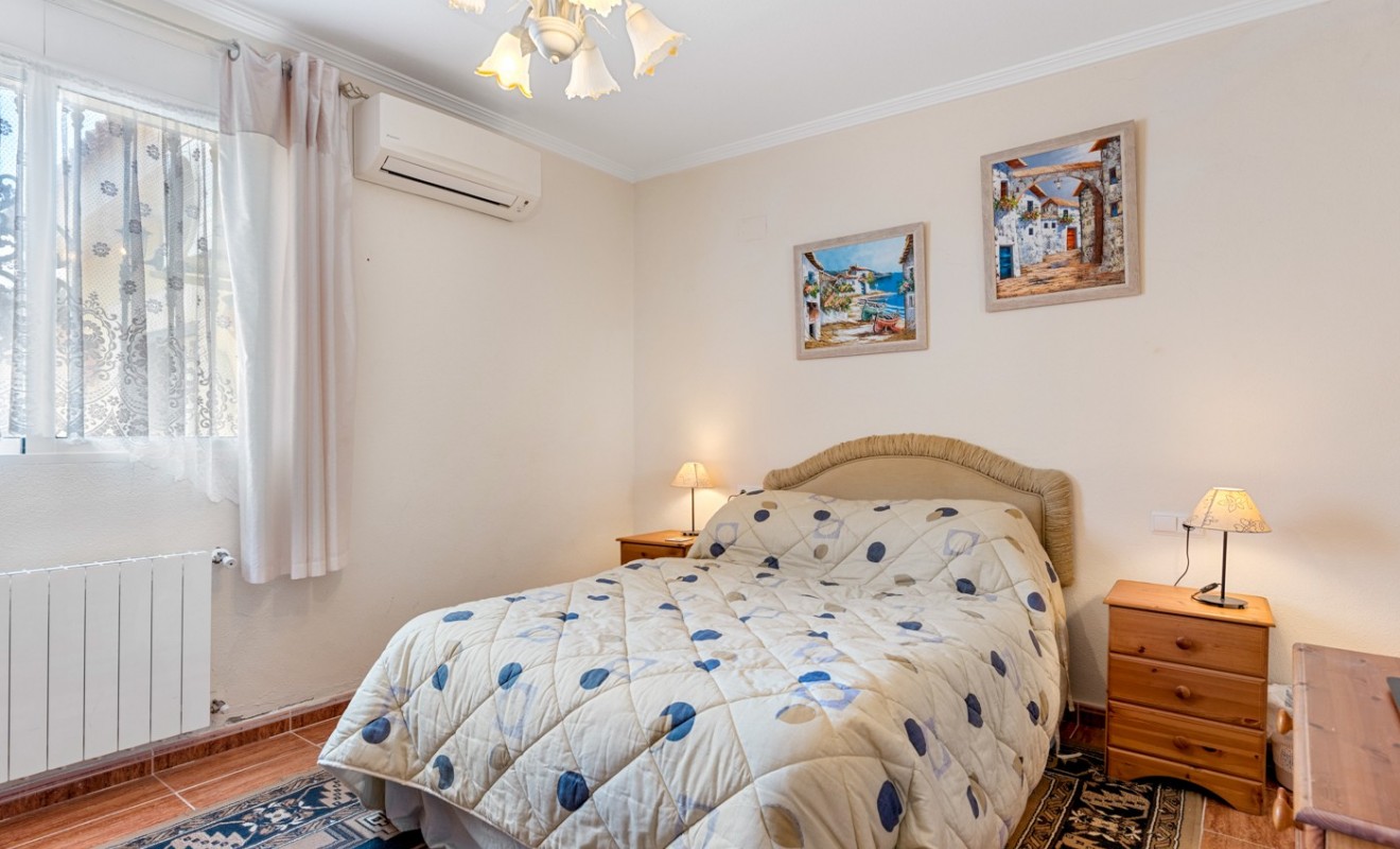 Sale - Villa - Jacarilla