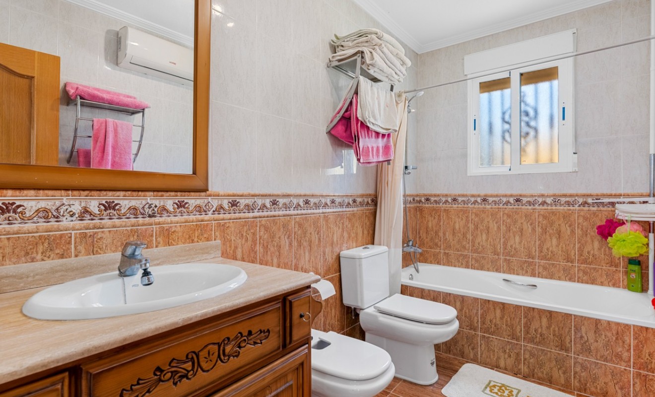Sale - Villa - Jacarilla