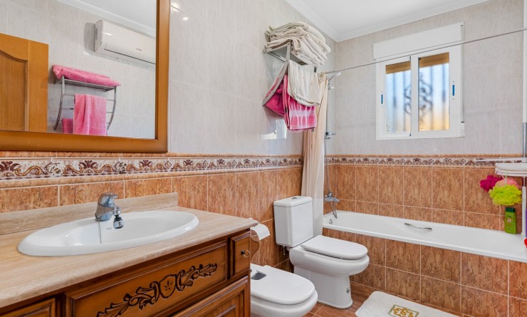 Sale - Villa - Jacarilla