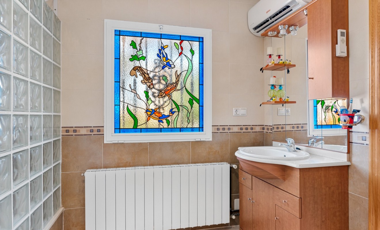 Sale - Villa - Jacarilla