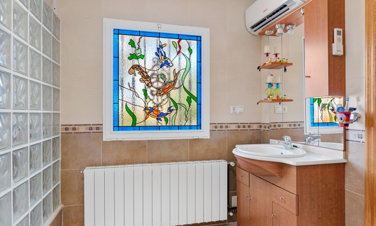 Sale - Villa - Jacarilla