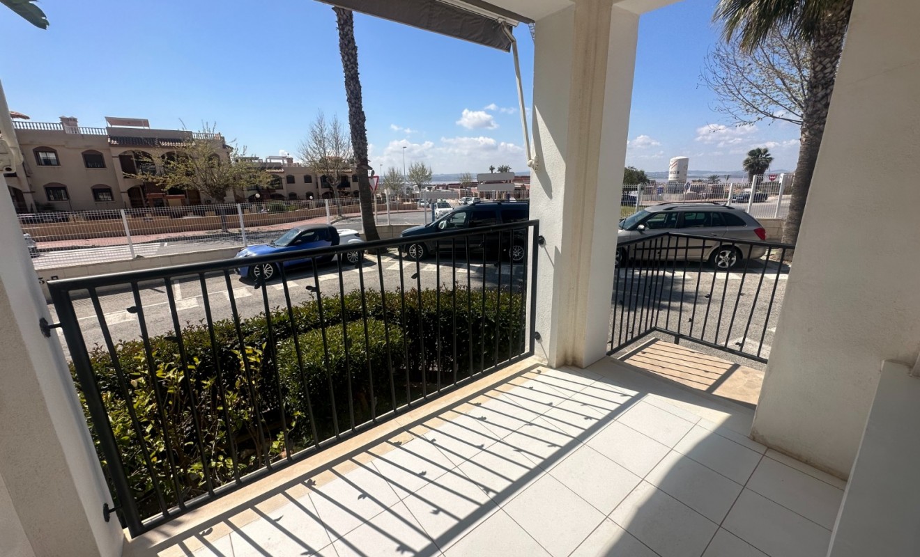 Revente - Bungalow - Torrevieja - Aguas Nuevas