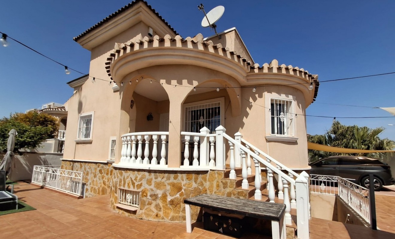 Wederverkoop - Villa Detached - Ciudad quesada - Doña pepa