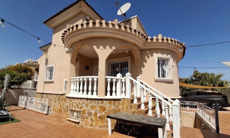 Wederverkoop - Villa Detached - Ciudad quesada - Doña pepa