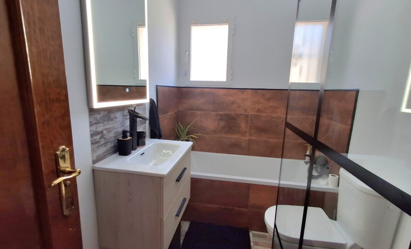 Wederverkoop - Villa Detached - Ciudad quesada - Doña pepa