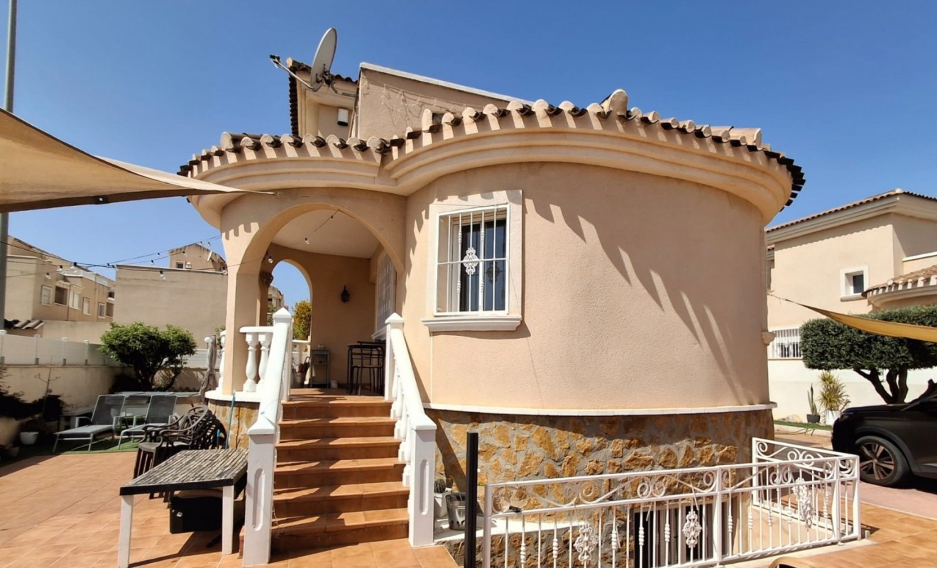 Wederverkoop - Villa Detached - Ciudad quesada - Doña pepa