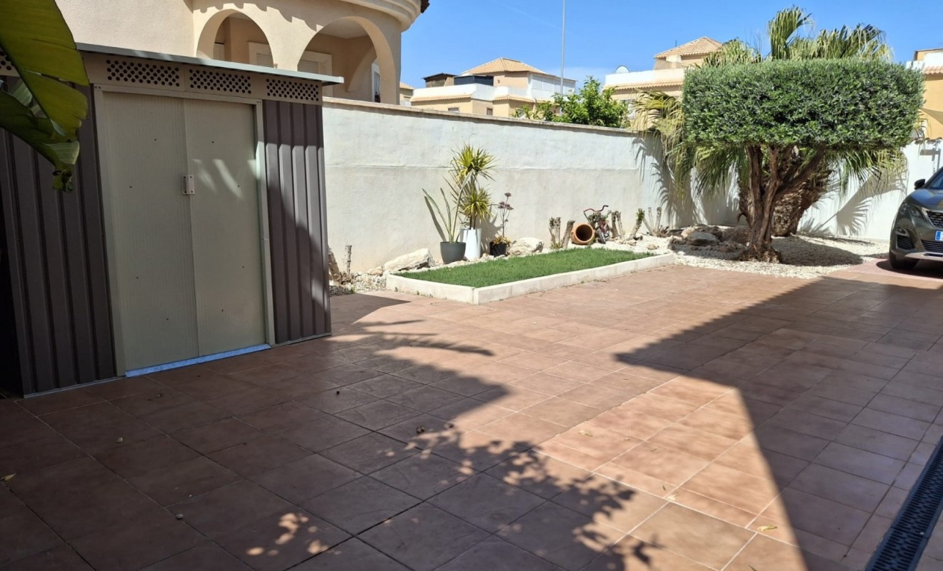 Wederverkoop - Villa Detached - Ciudad quesada - Doña pepa