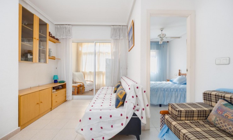 Sale - Apartamento - Torrevieja - Playa del Acequión