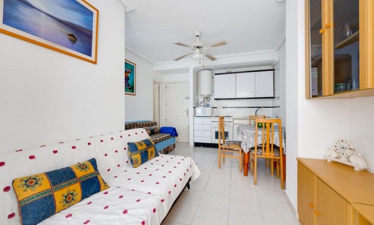 Sale - Apartamento - Torrevieja - Playa del Acequión