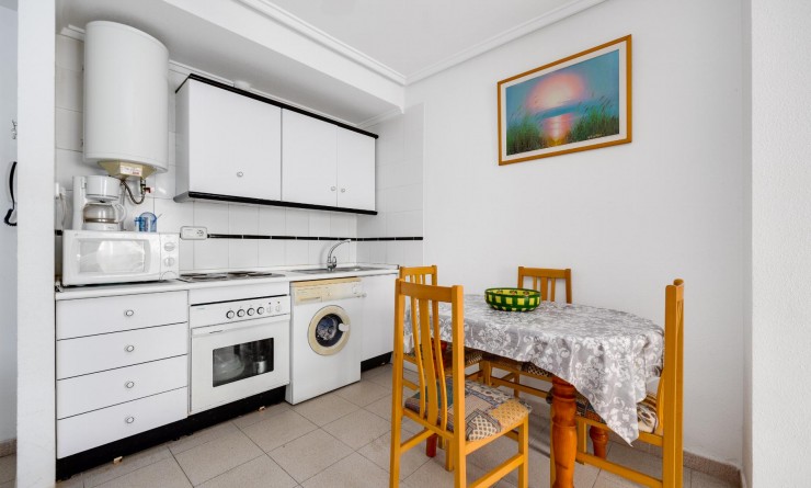 Sale - Apartamento - Torrevieja - Playa del Acequión