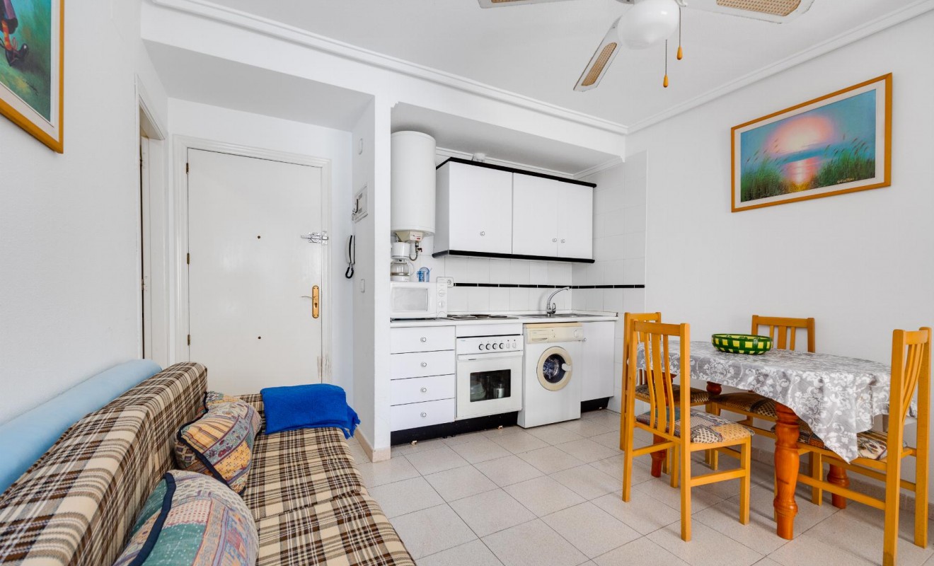 Sale - Apartamento - Torrevieja - Playa del Acequión