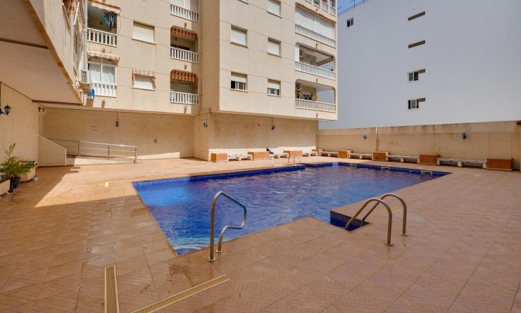 Sale - Apartamento - Torrevieja - Playa del Acequión
