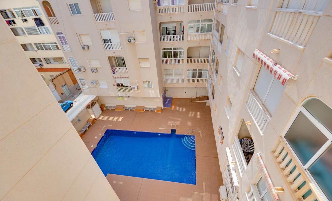 Sale - Apartamento - Torrevieja - Playa del Acequión