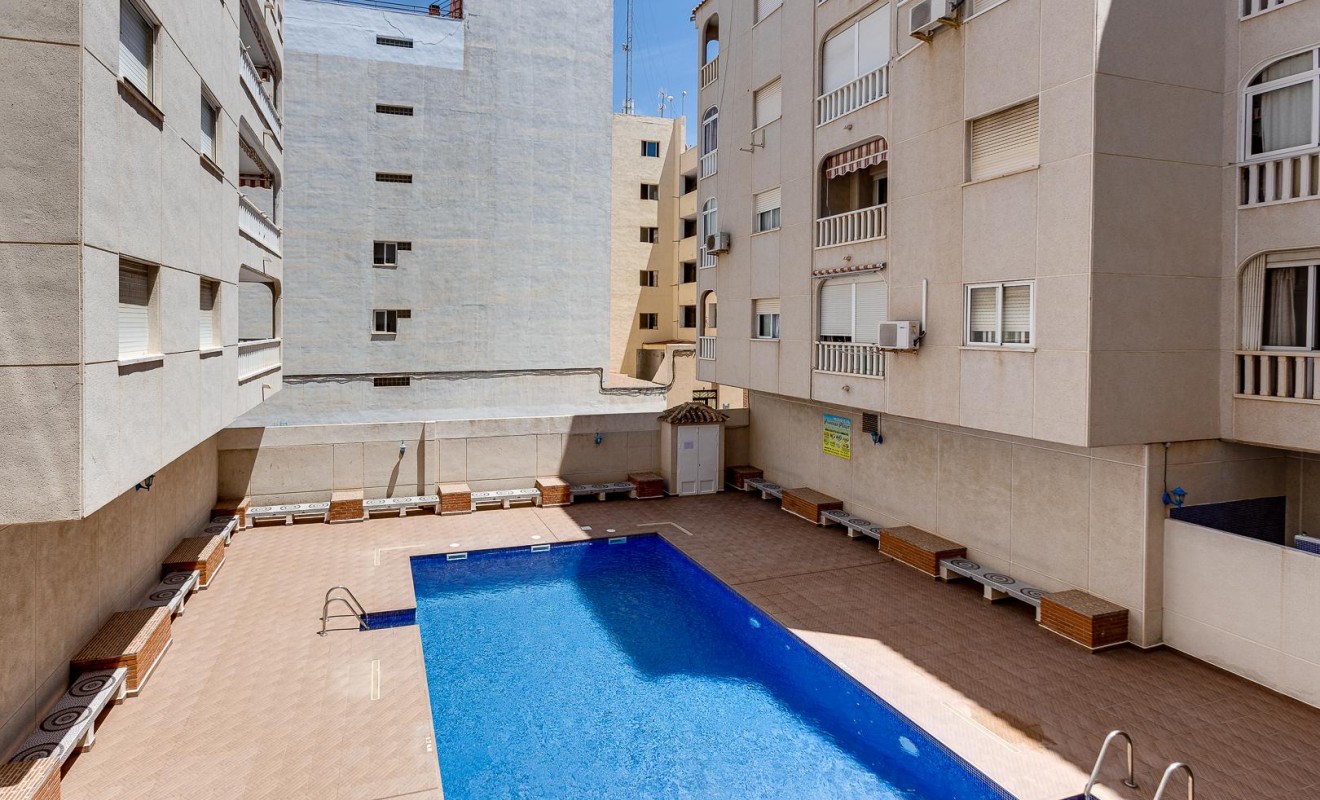 Sale - Apartamento - Torrevieja - Playa del Acequión